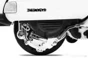 Scuter electric pentru copii Piaggio Vespa Roller 70W 12V