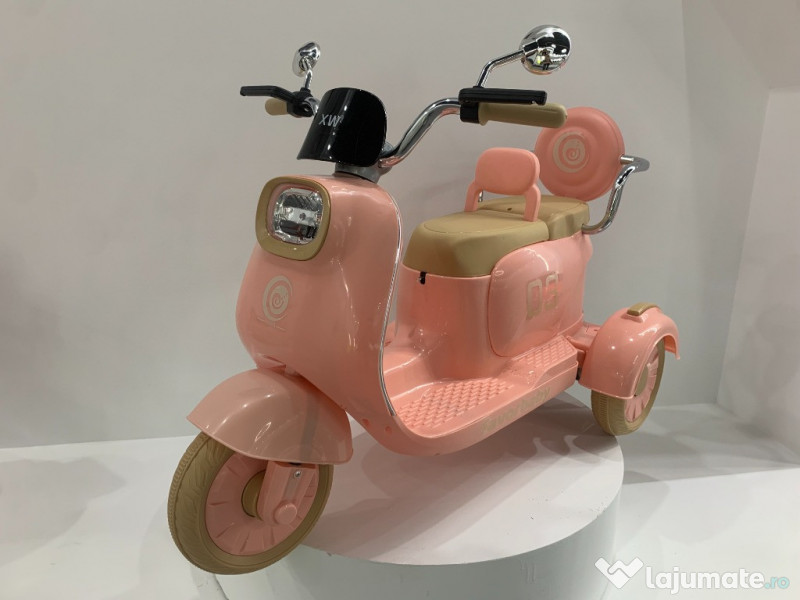 Scuter cu 3 roti si RC, pt. 2 copii, Kinderauto FavorBaby 2x 35W