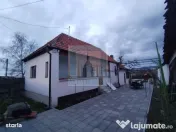 Se vinde casa renovata Tarlungeni, teren ~550mp 
