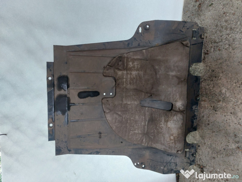Scut motor plastic Renault Captur 2016