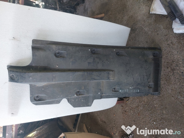 Scut lateral stanga Skoda Rapid Spaceback 2014