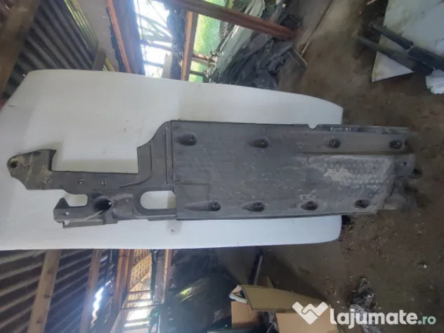 Scut lateral stanga Volkswagen Passat B7 2012