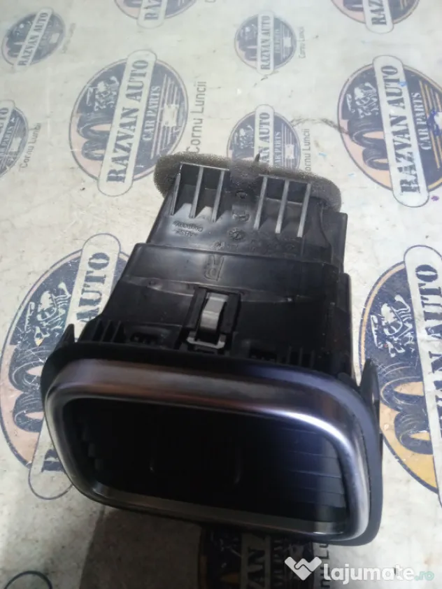 Grila ventilatie dreapta Volkswagen Scirocco 2011
