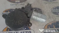 Motoras macara dreapta fata Mazda 3