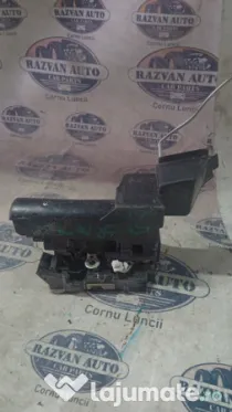 Broasca stanga spate Dacia Duster 2013