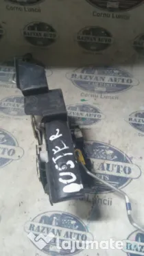 Broasca stanga fata Dacia Duster 2013