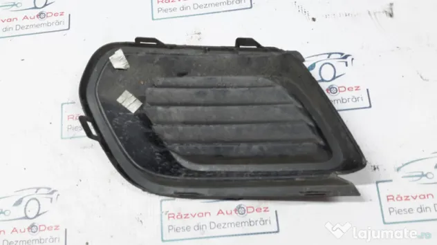Grila proiector dreapta Dacia Sandero 2018