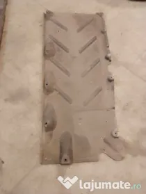 Scut lateral dreapta Mercedes A-Class 2014