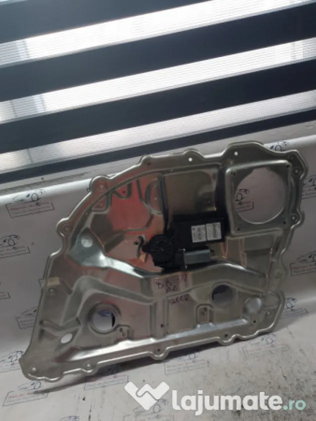 Macara geam dreapta spate Audi A8 2009