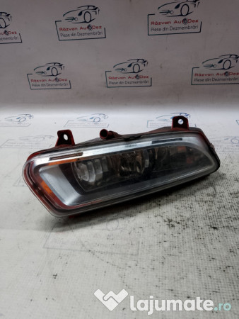 Proiectoare dreapta Volkswagen Polo 2010