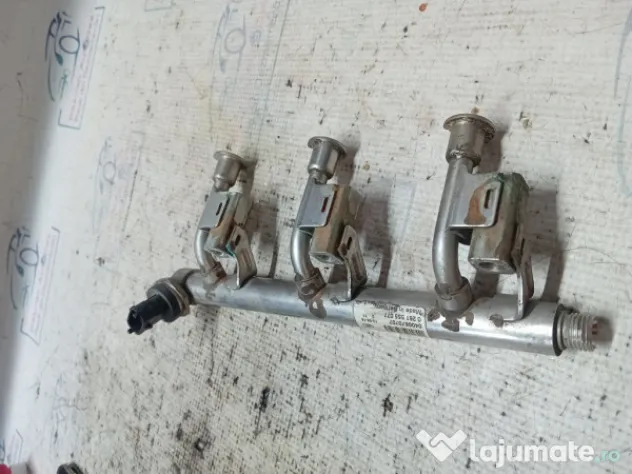 Rampa injectie Ford B-MAX 1.0 Benzina 2012
