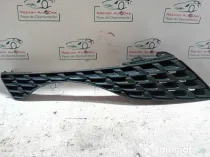 Grila proiector dreapta Nissan Juke 1.2 Benzina 2014