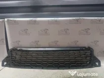 Grila bara fata Dacia Duster 2014