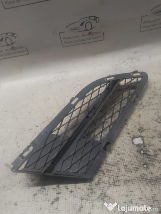 Grila proiector stanga BMW E90 2011