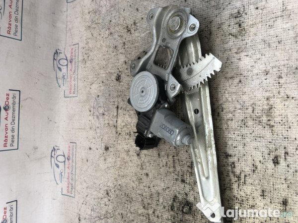 Macara geam dreapta fata Nissan Juke 2012