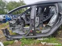 Prag stanga tabla Peugeot 2008 2015