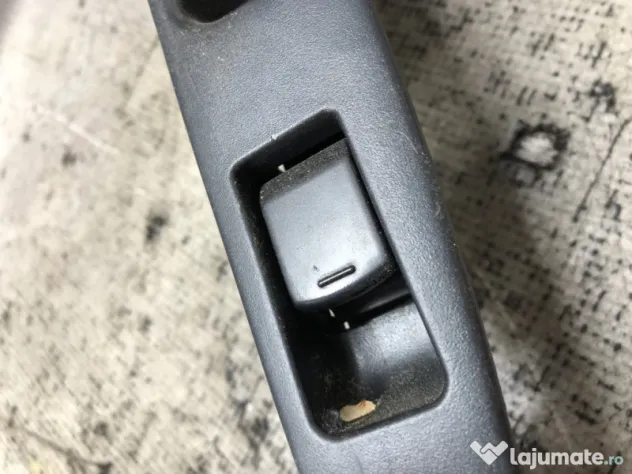 Buton geam dreapta spate Nissan Qashqai 1.6 Motorina 2012