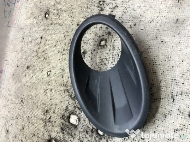Grila proiector stanga Nissan Qashqai 2012