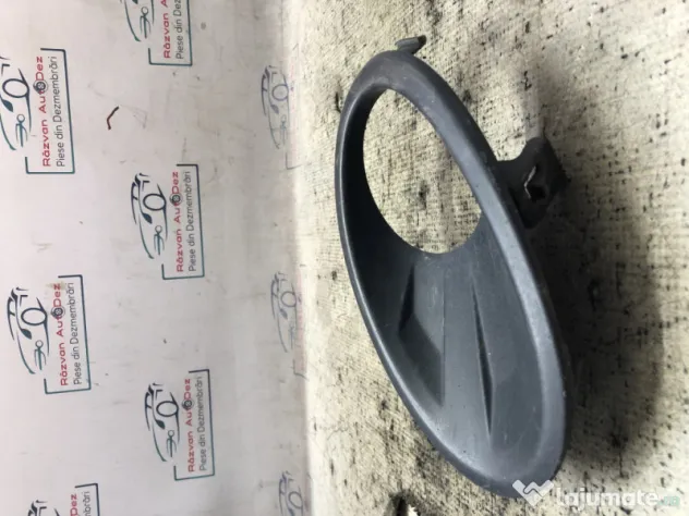 Grila proiector stanga Nissan Qashqai 2012