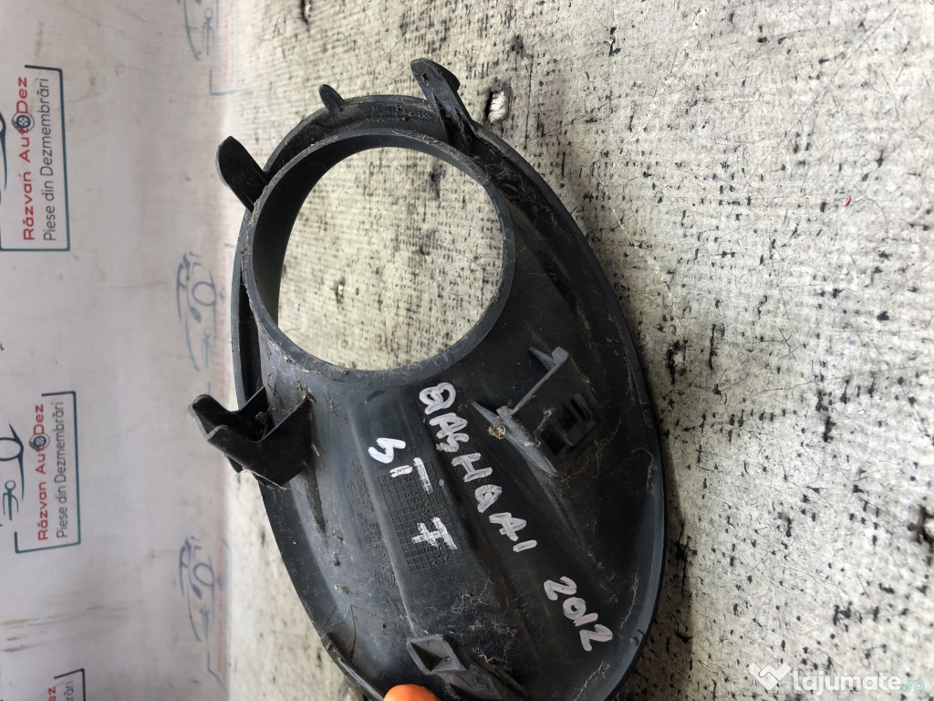 Grila proiector stanga Nissan Qashqai 2012