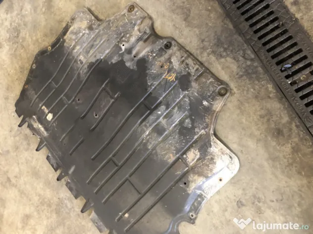 Scut motor plastic Skoda Yeti 2012