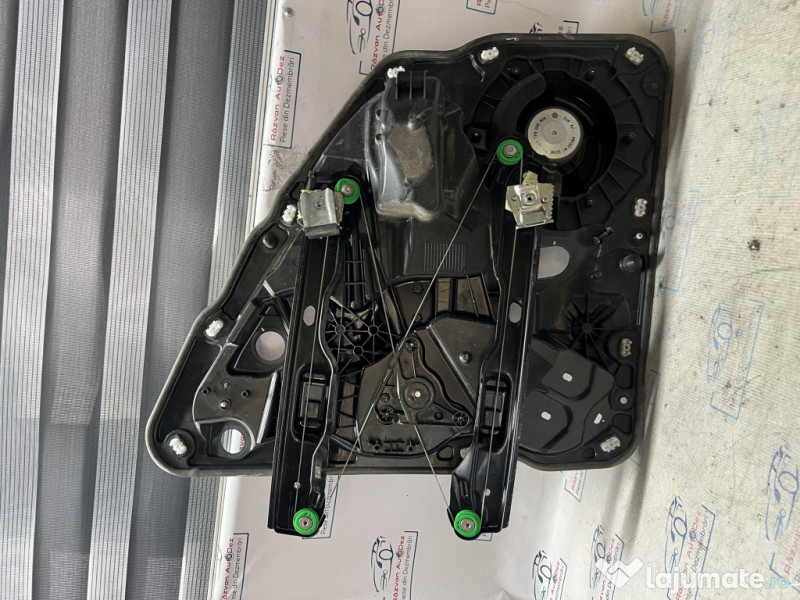 Macara geam stanga spate Volkswagen Touareg 2012