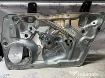Macara geam dreapta fata Volkswagen Tiguan 2010