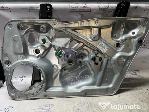 Macara geam dreapta fata Volkswagen Tiguan 2010