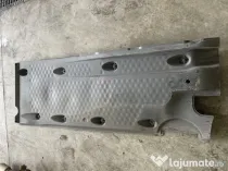 Scut lateral stanga Volkswagen Tiguan 2.0 Motorina 2014