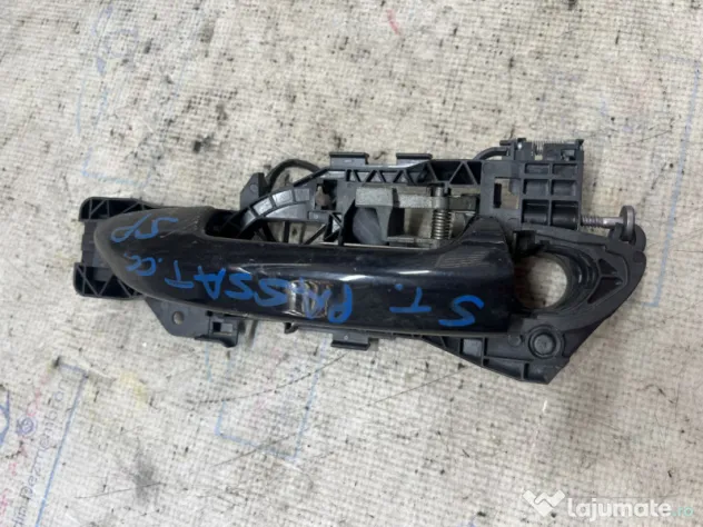 Maner exterior stanga spate Volkswagen Passat CC 2010