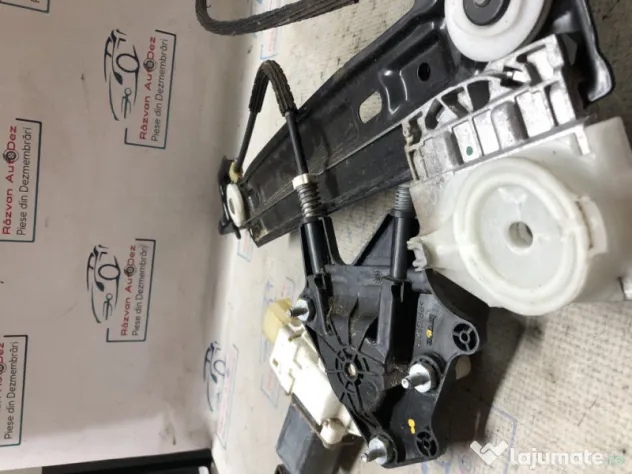 Macara geam stanga spate BMW Seria 3 GT F34 2014