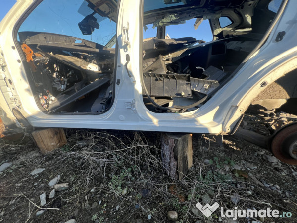 Prag stanga tabla Nissan Qashqai 2016