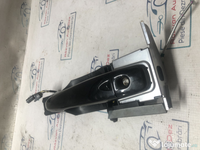 Maner exterior dreapta fata Nissan Pulsar 1.2 Benzina 2014