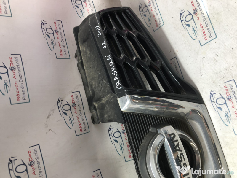 Grila bara fata Nissan Qashqai+2 - Motorina 2012