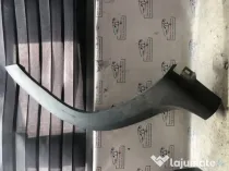 Bandou aripa stanga spate Dacia Duster 1.5 Motorina 2013