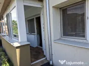 Apartament 3 camere centru policlinică cu plată 
