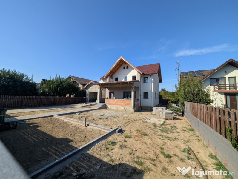 Vila cu garaj Gheraiesti Arinilor - langa cartier Smarald
