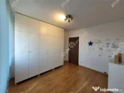 Apartament decomandat 3 camere si balcon zona Vasile Aaron d 