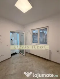 Spatiu comercial cu parcare proprie , Ploiesti, ultracentral