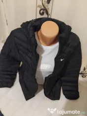 Ieftin! Geaca dama Nike. 