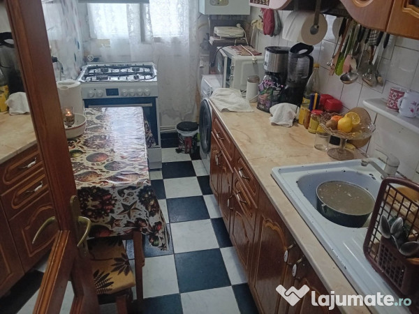 Apartament 3 Camere Piata Darmanesti 55mp centrala termoizolat luminos