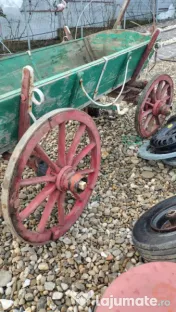 Caruta rustica veche din lemn 