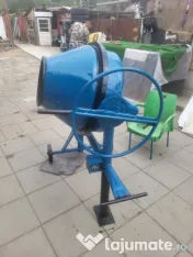 Plug,compresor și betoniera.