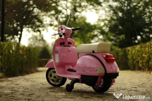 Scuter electric pentru copii Piaggio Vespa Roller 2x35W 12V