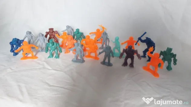 Lot figurine plastic noi pentru copii