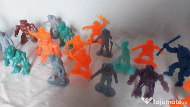 Lot figurine plastic noi pentru copii