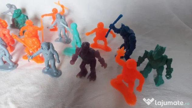Lot figurine plastic noi pentru copii