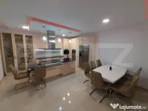 Casa individuala 270mp,2300 mp de teren cu lac de pesti, zon