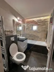 Apartament cu 3 camere de închiriat în zona Rogerius 