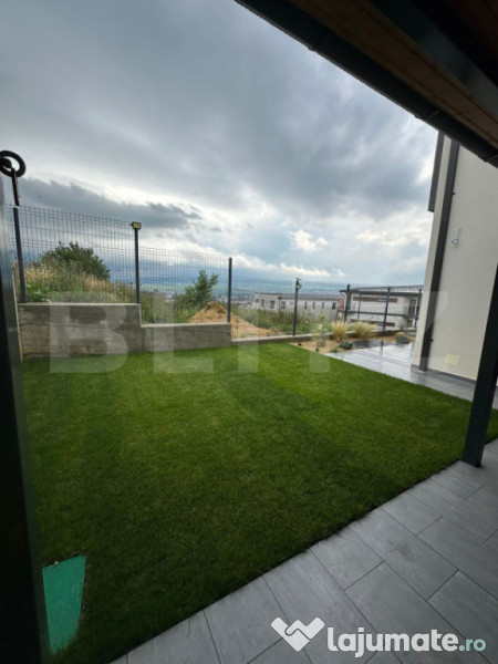 Duplex cu 4 camere, 178 mp utili, cu garaj, panoramă superb